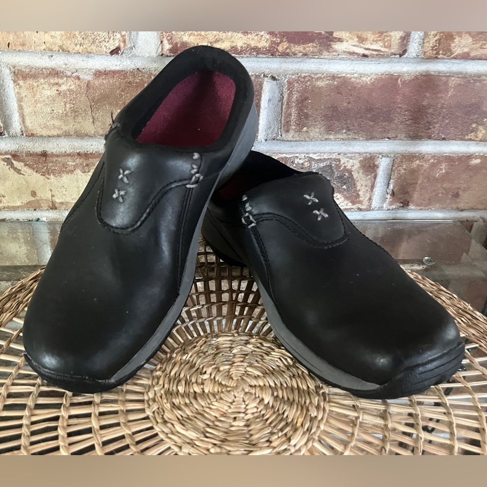 Merrell Black Women’s Mule/Clog Loafer